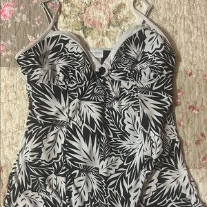 Jaclyn Smith Monochrome Leaf Pattern Dress